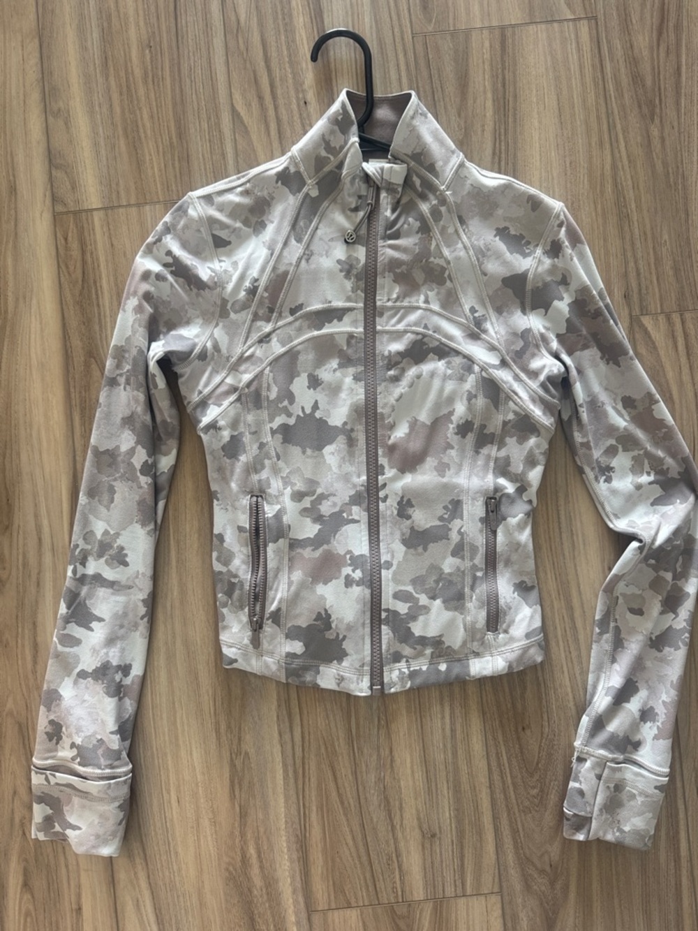 lululemon athletica Women's Neutral Camo Zip Jacket - Beige & Gray
